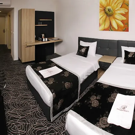 Gold Apartment *
