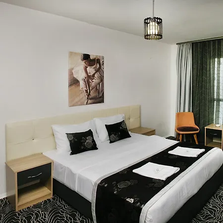Gold Apartment